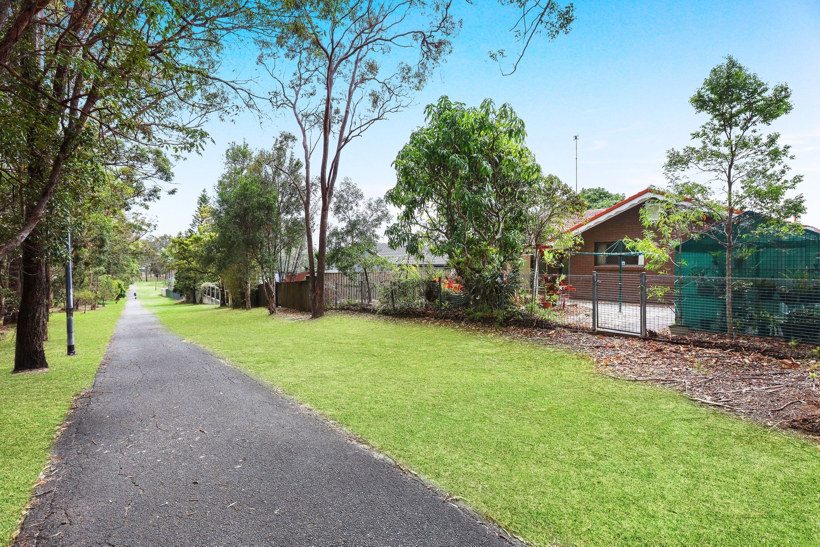 92 Parasol Street ASHMORE 15