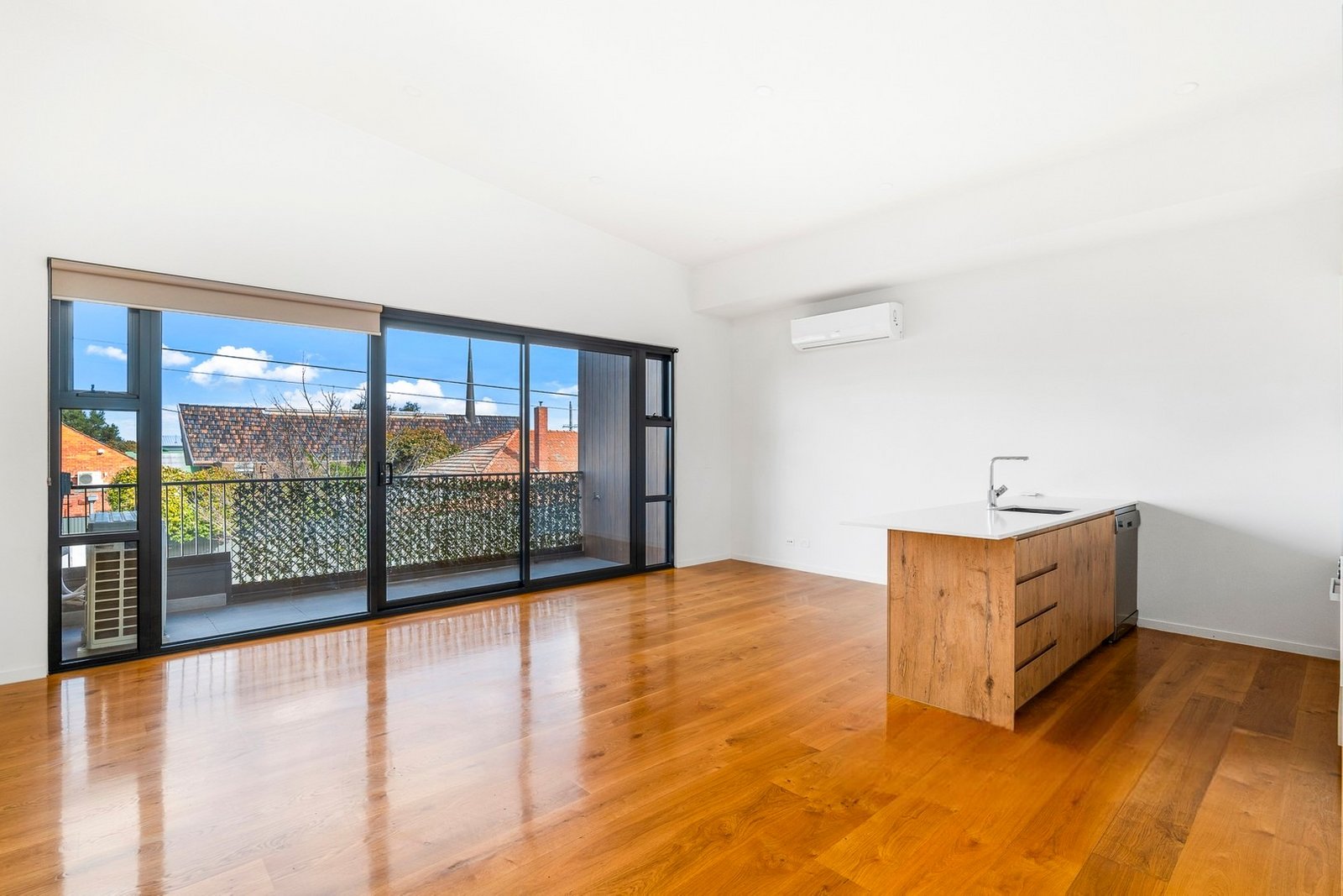 Real Estate and Property in 92 Queen Street, Reservoir, VIC