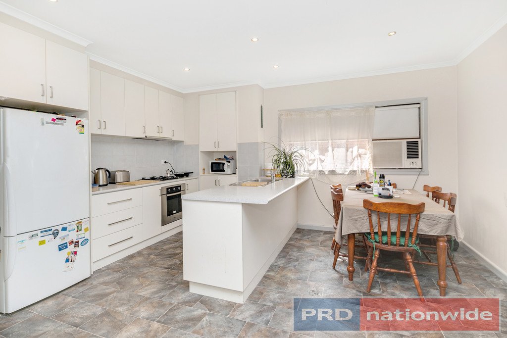 92 Rowlands Street SEBASTOPOL 9