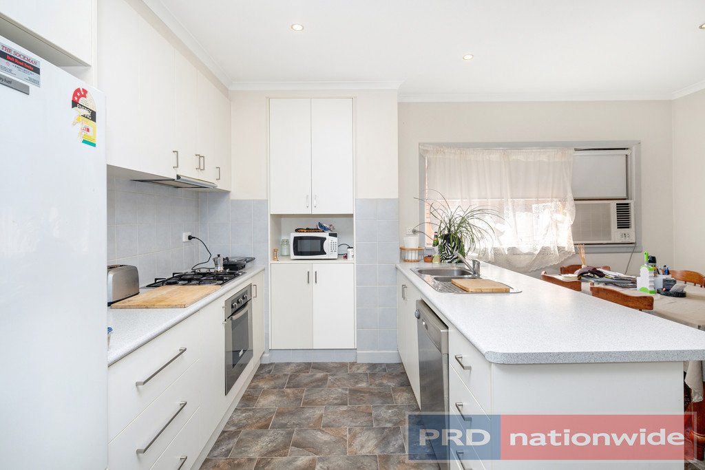 92 Rowlands Street SEBASTOPOL 11