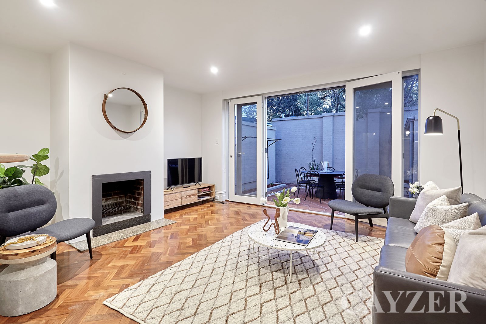 Gallery: 92 Smith Street