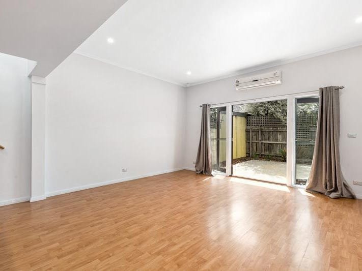 Gallery: 92 Station Road