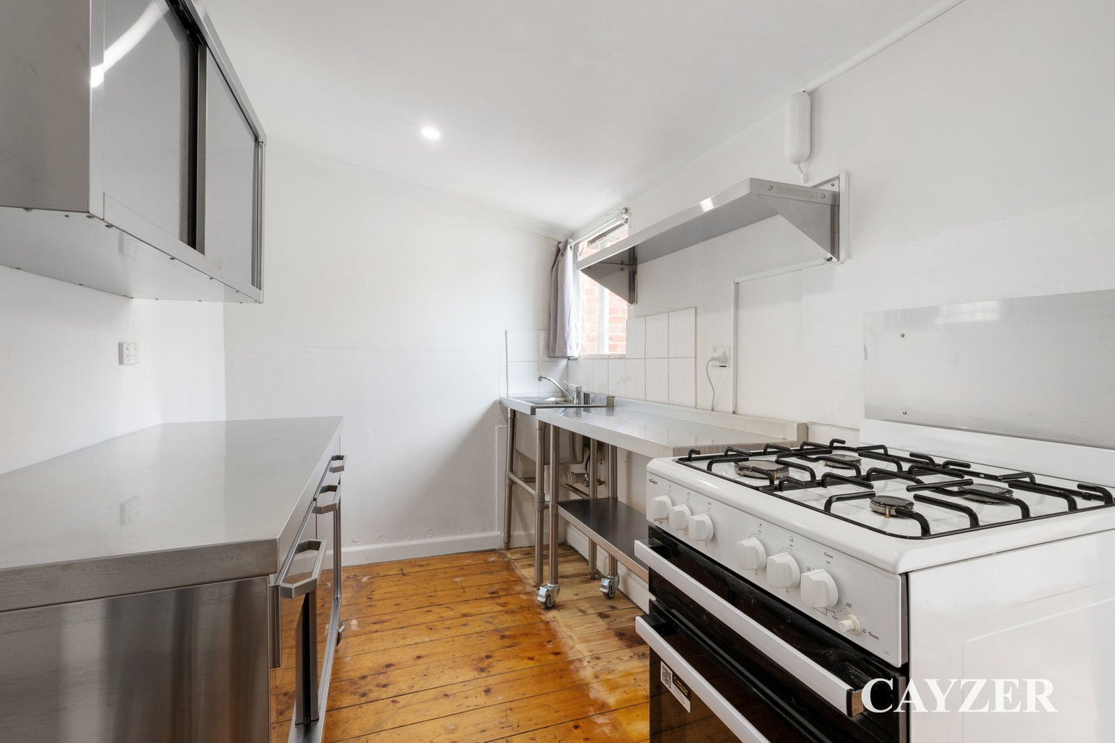 Gallery: 92 Station Street