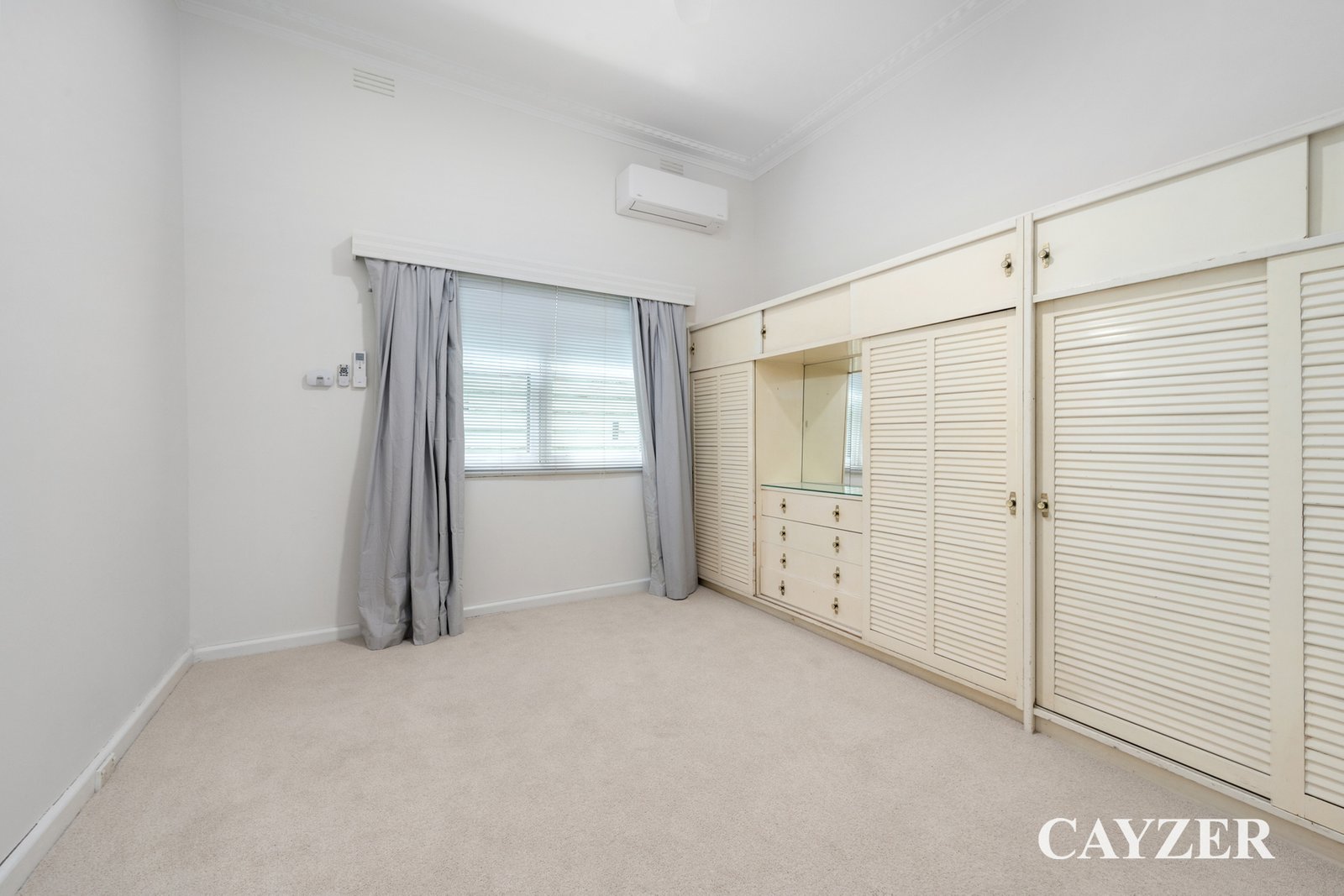 Gallery: 92 Station Street