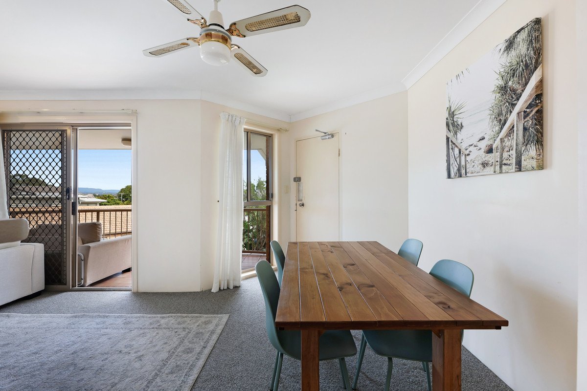 9/2 Stephens Street BURLEIGH HEADS 3