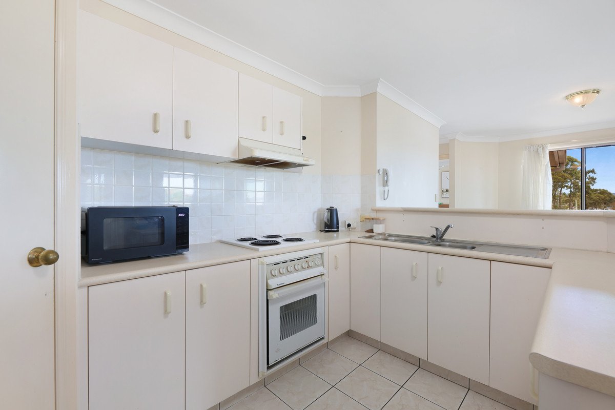 9/2 Stephens Street BURLEIGH HEADS 7