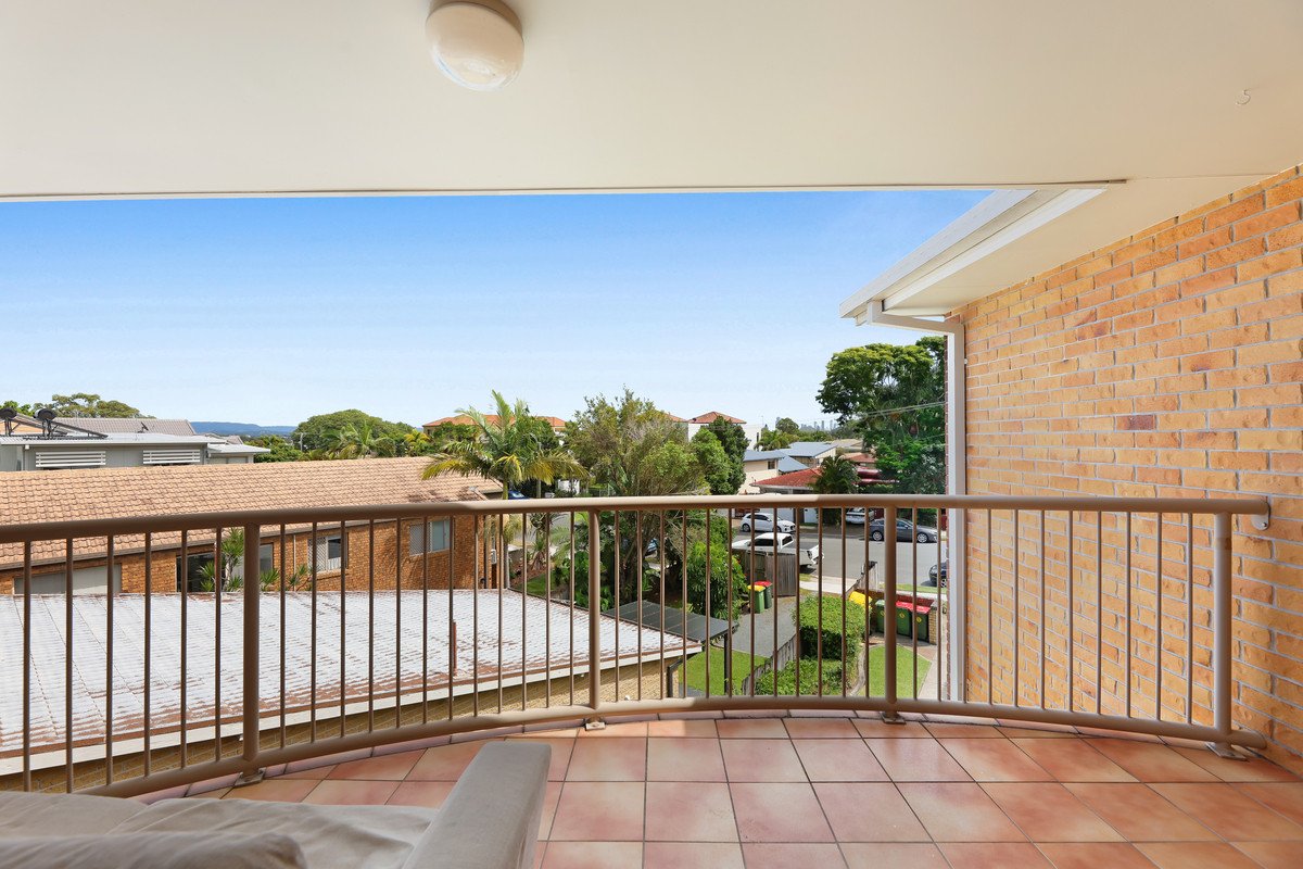 9/2 Stephens Street BURLEIGH HEADS 11