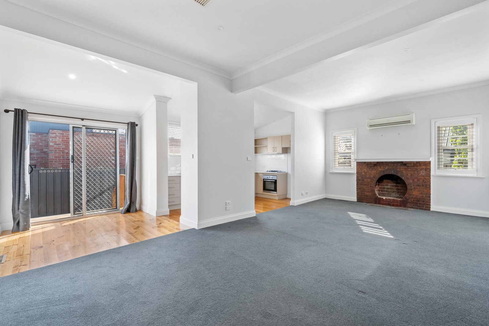 Gallery: 92 Sternberg St