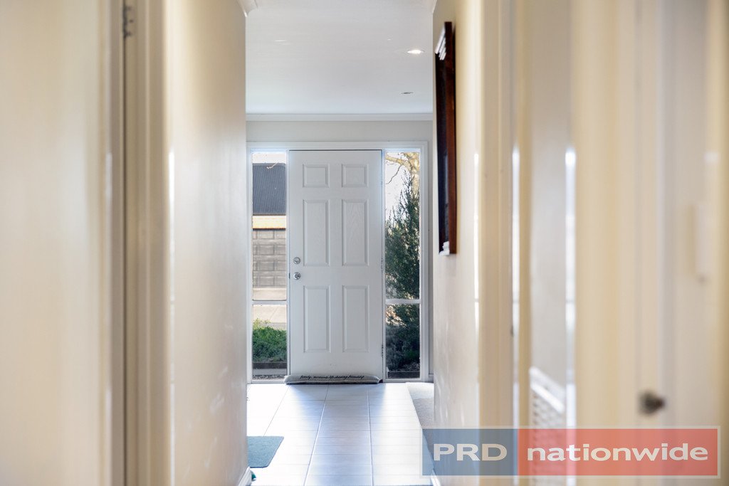 92 Stirling Drive LAKE GARDENS 3