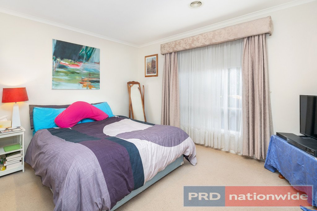 92 Stirling Drive LAKE GARDENS 8