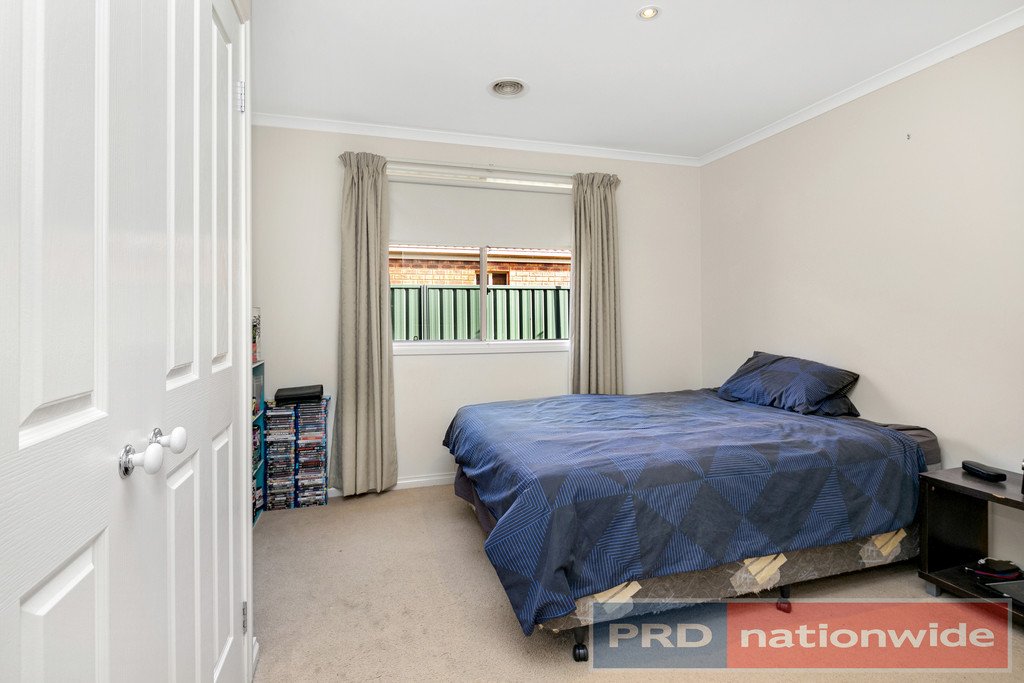 92 Stirling Drive LAKE GARDENS 10