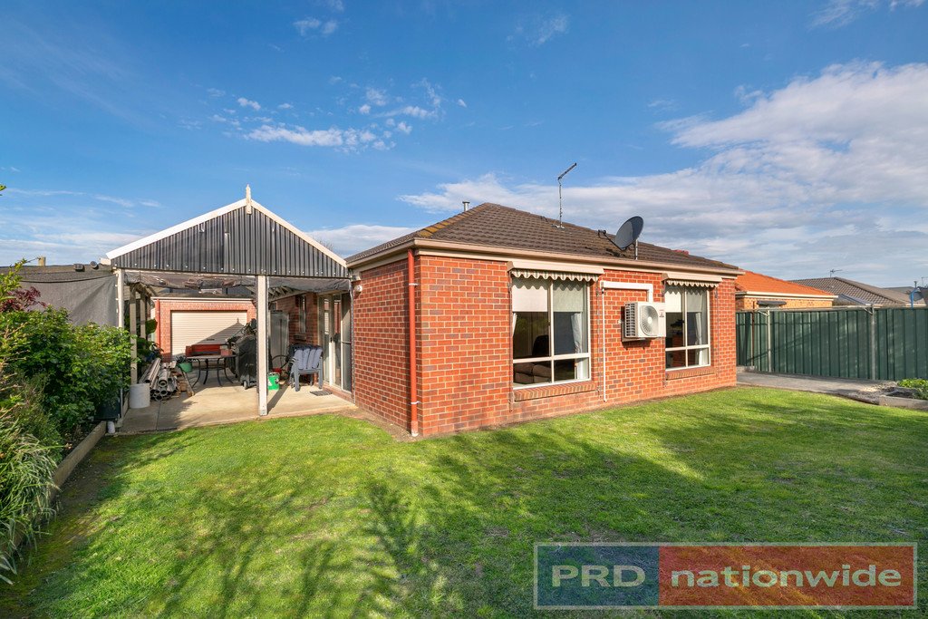 92 Stirling Drive LAKE GARDENS 16
