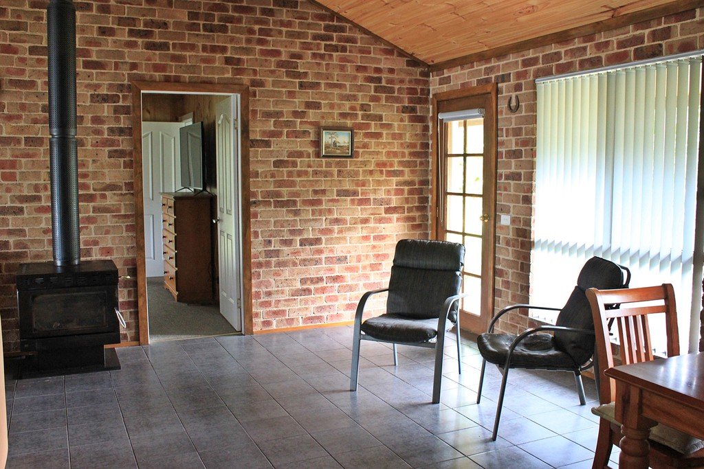 92 The Parade TUMBARUMBA 6