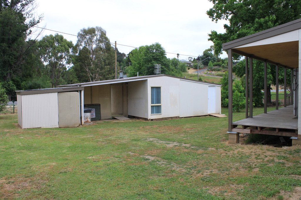 92 The Parade TUMBARUMBA 13