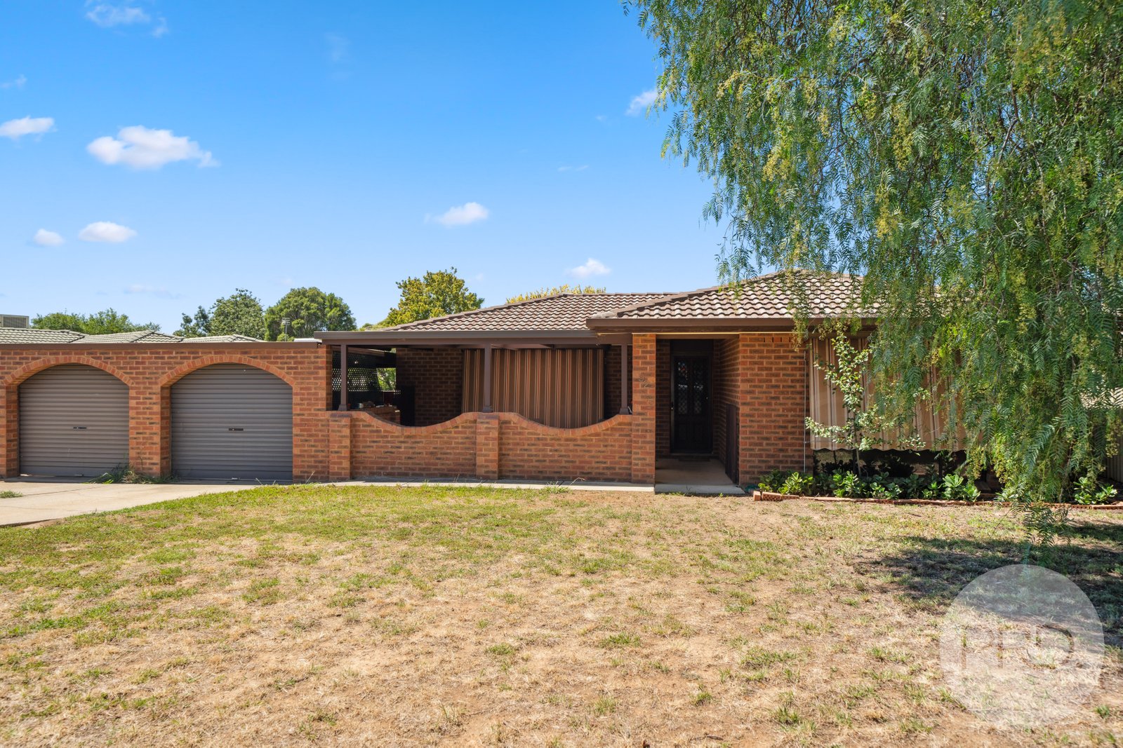 92 Undurra Drive GLENFIELD PARK 2