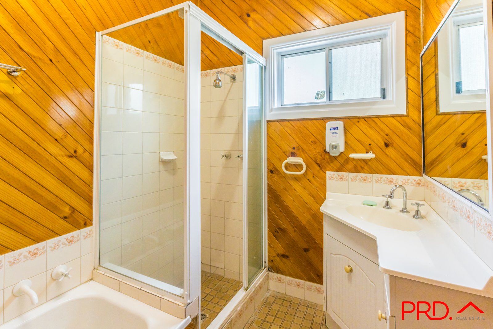 92 Wilburtree Street TAMWORTH 12