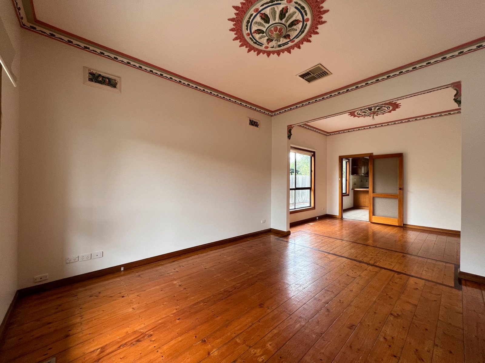 Gallery: 92 Willesden Road