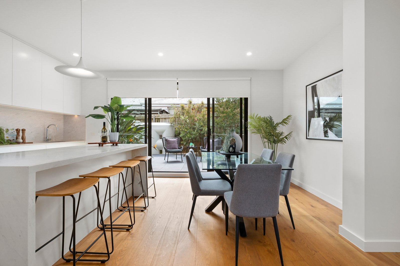Gallery: 9/20-22 Worthing Road