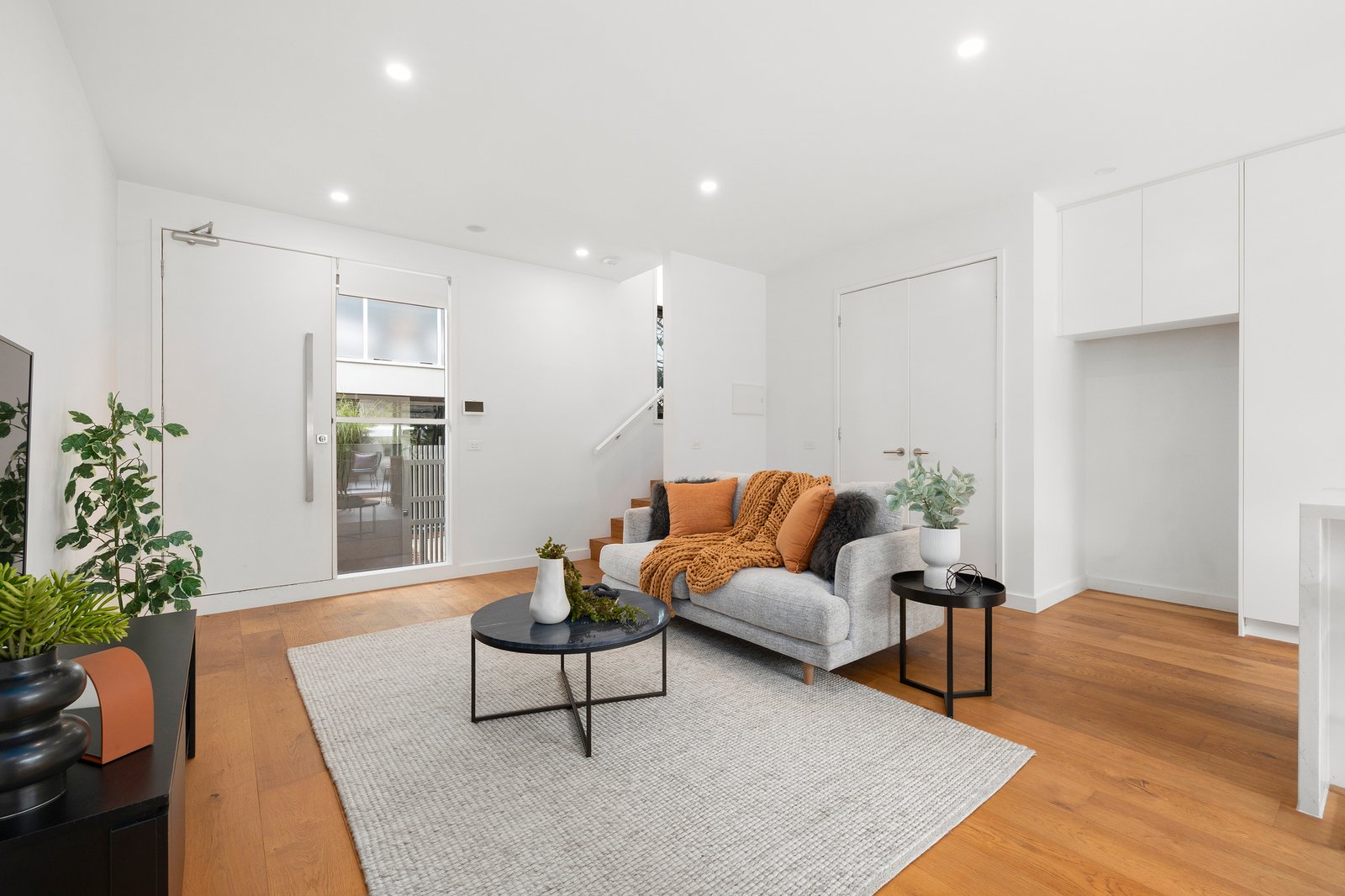 Gallery: 9/20-22 Worthing Road