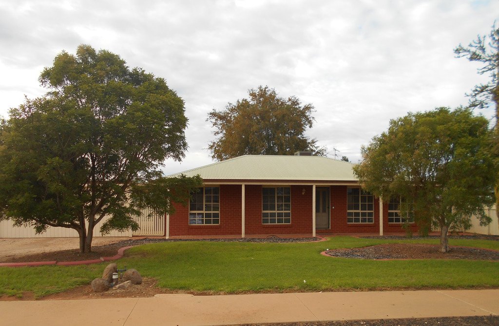 920 Karadoc Avenue IRYMPLE 1