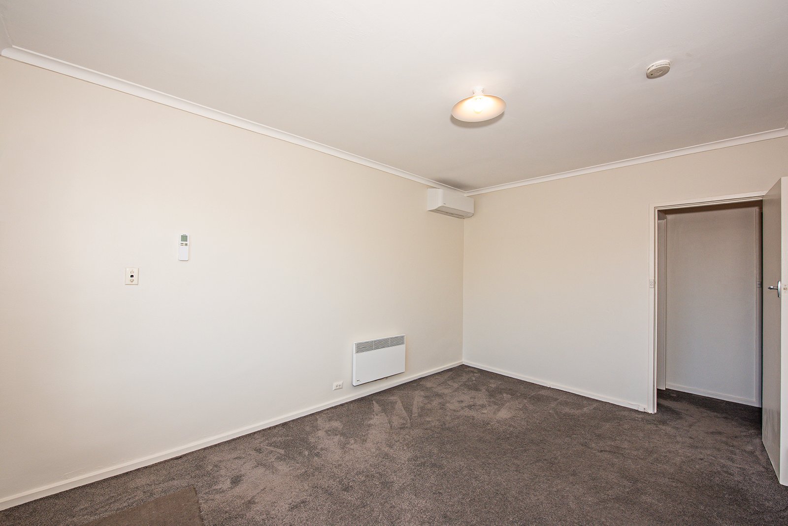 Gallery: 9/204 Neerim Road