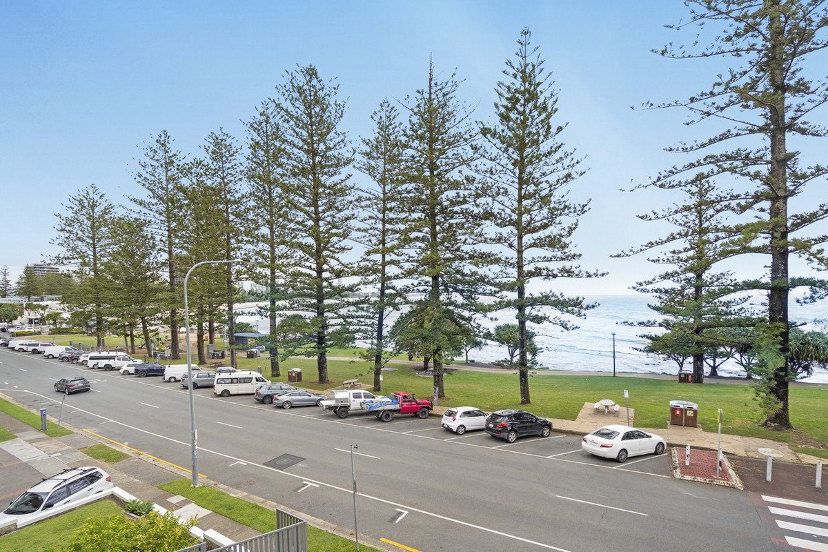 9/22 Goodwin Terrace BURLEIGH HEADS 8