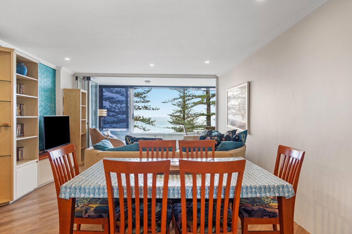 9/22 Goodwin Terrace BURLEIGH HEADS 14