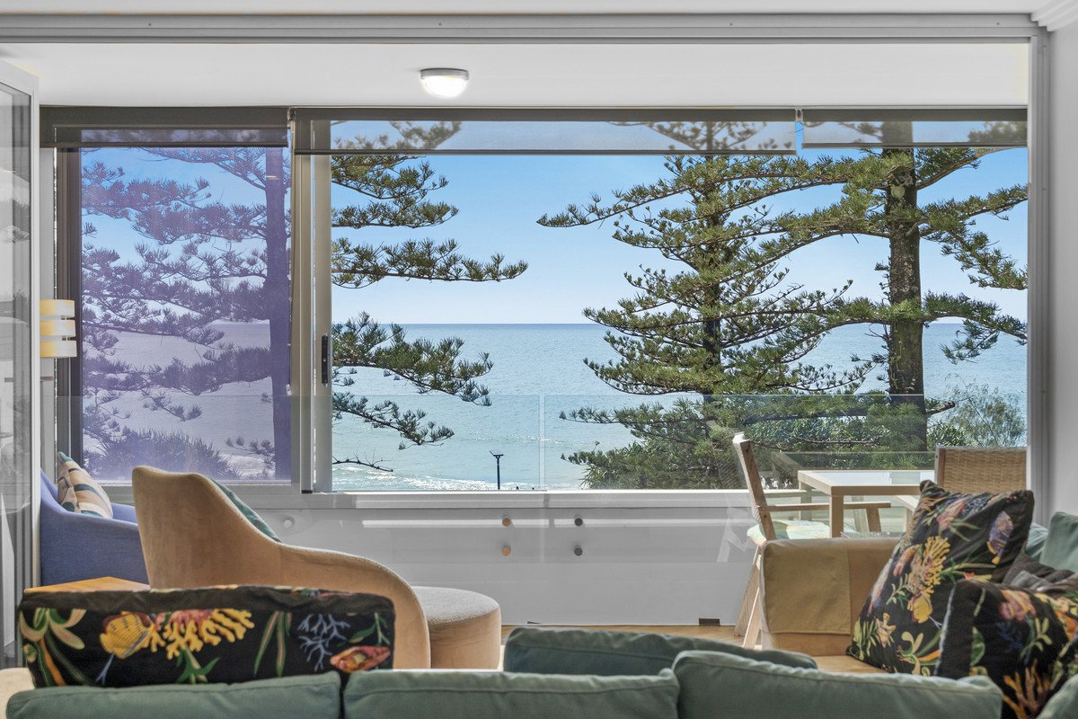 9/22 Goodwin Terrace BURLEIGH HEADS 17
