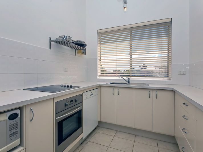 9/22 Voyager Close NELSON BAY 4