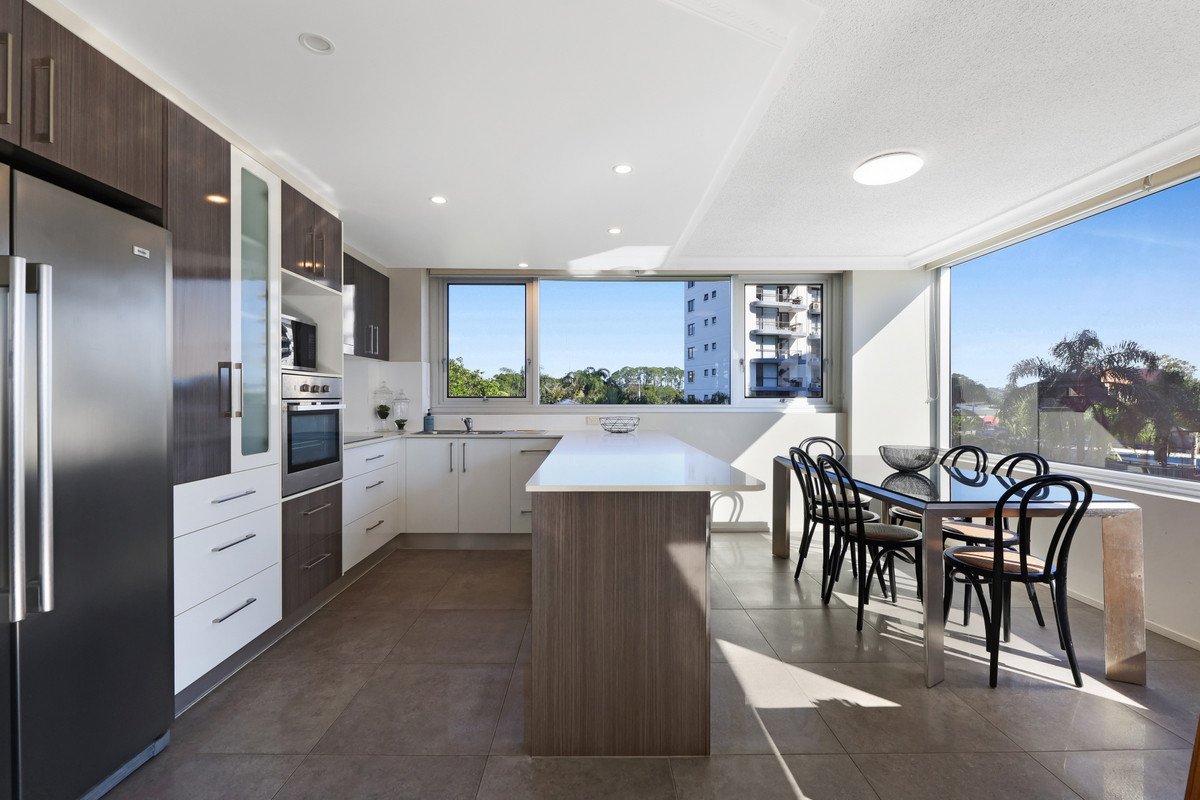 9/24 The Esplanade Burleigh Heads 2