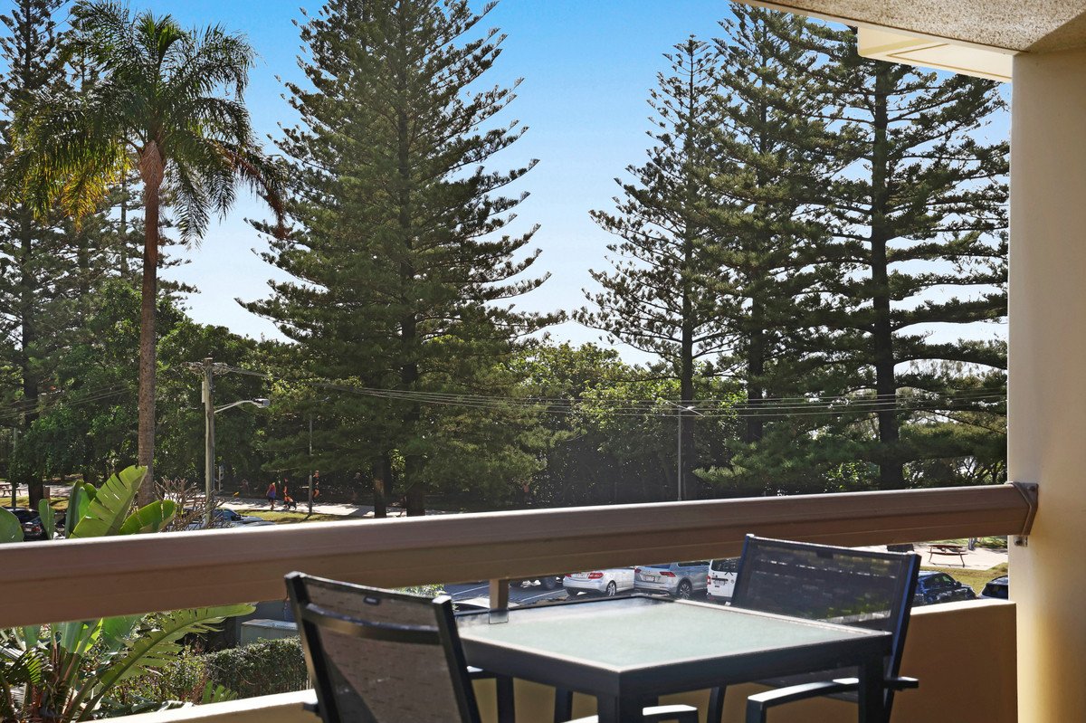 9/24 The Esplanade Burleigh Heads 4