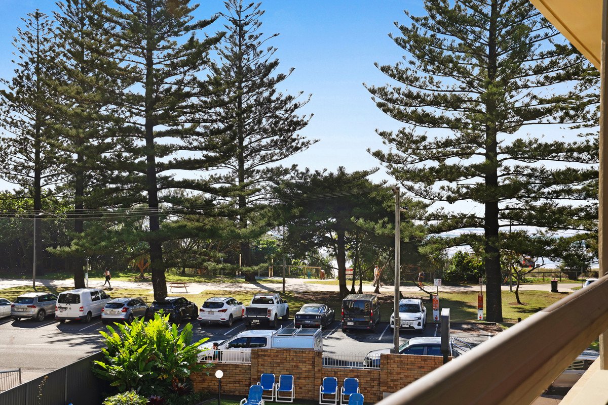 9/24 The Esplanade Burleigh Heads 5