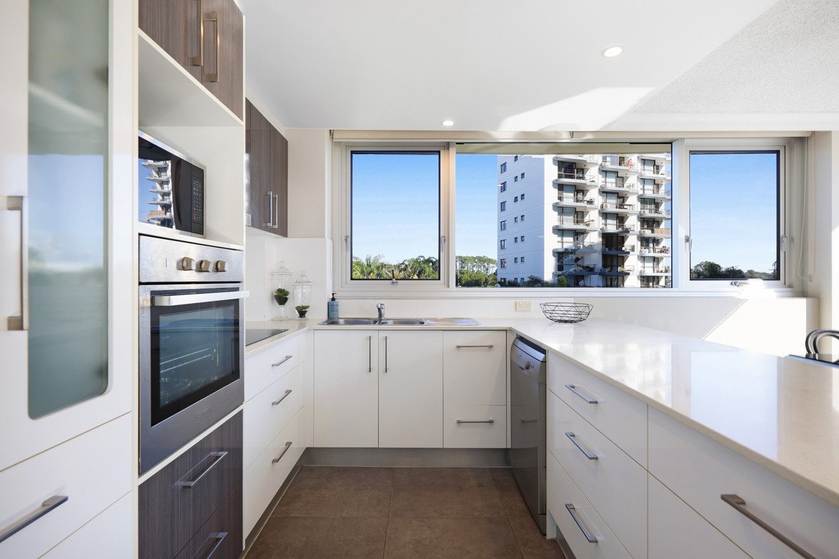 9/24 The Esplanade Burleigh Heads 6