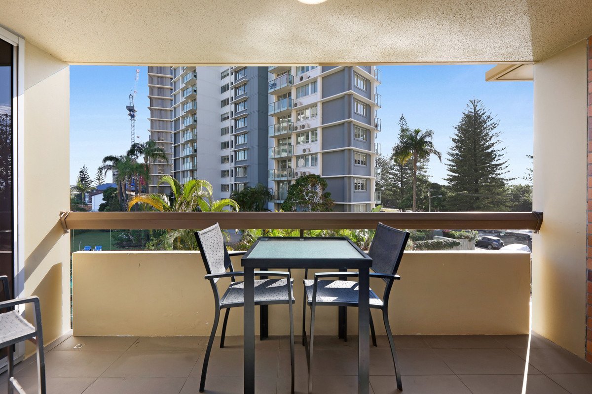 9/24 The Esplanade Burleigh Heads 9