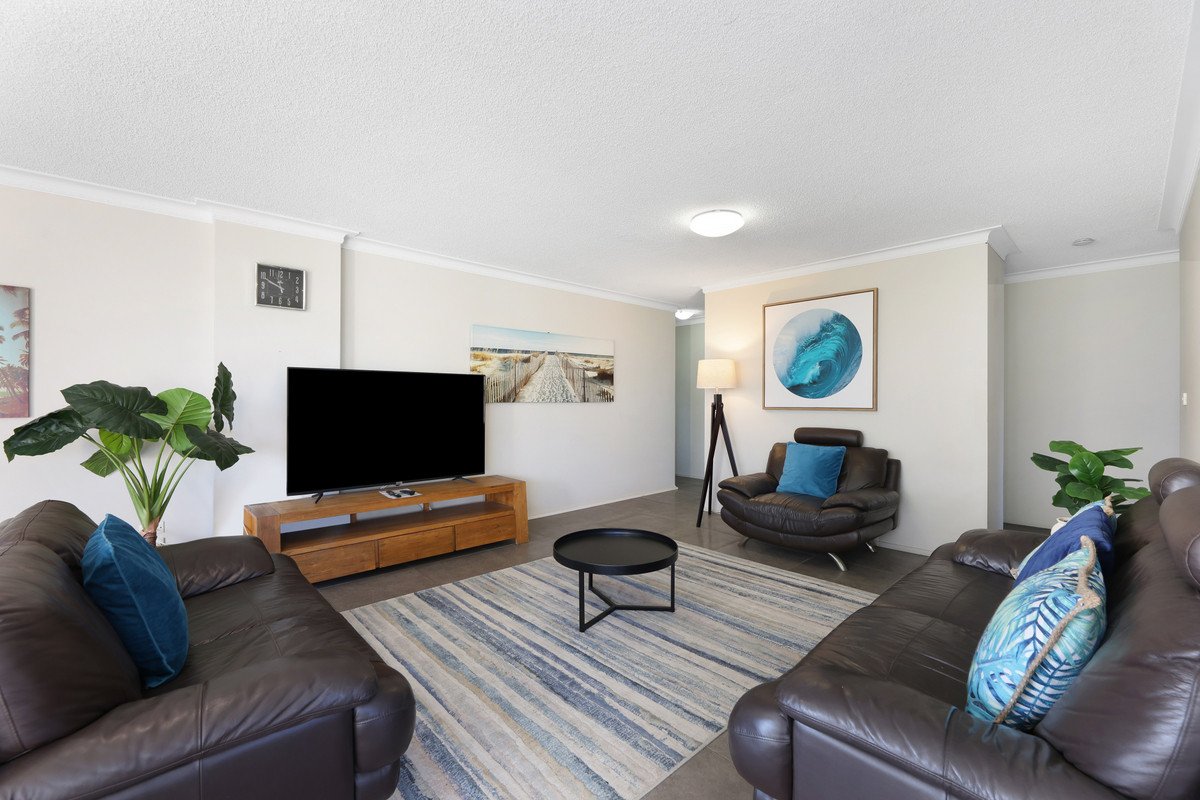9/24 The Esplanade Burleigh Heads 11