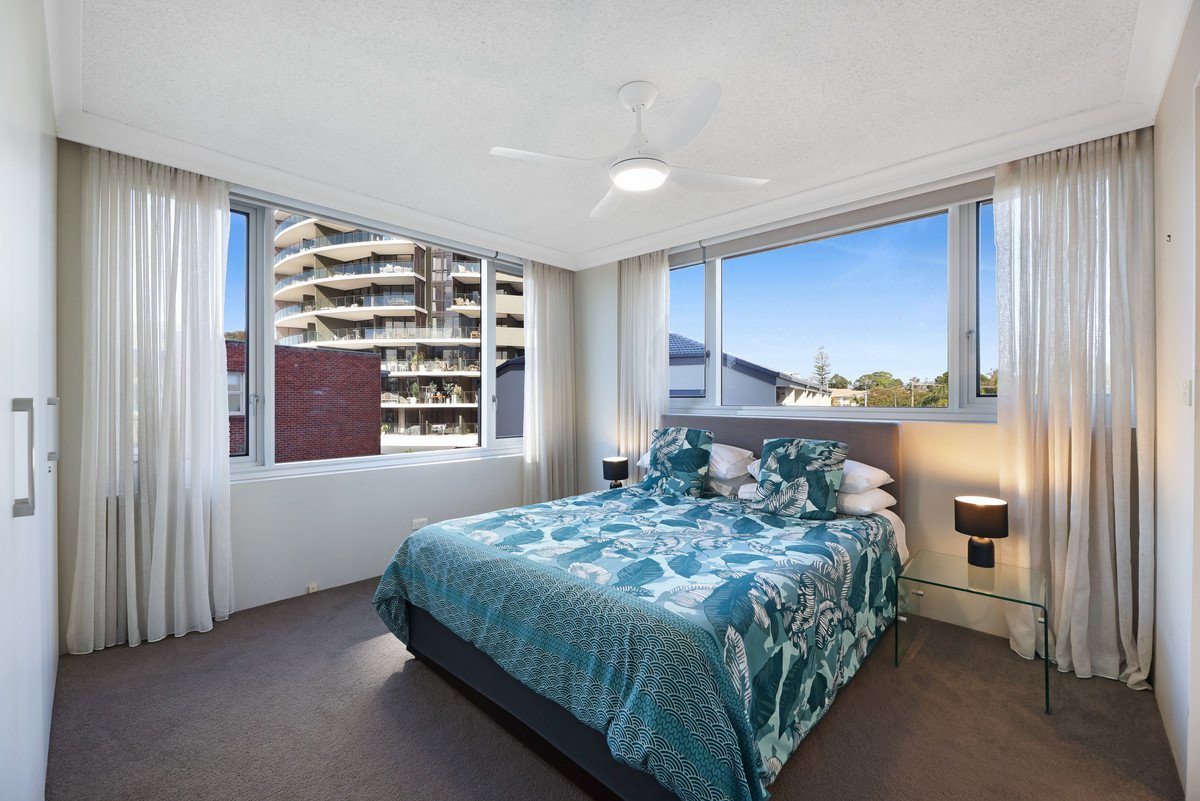 9/24 The Esplanade Burleigh Heads 14