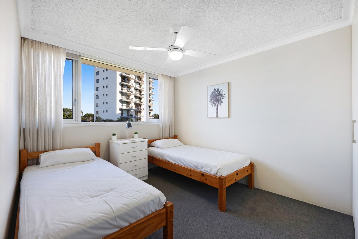 9/24 The Esplanade Burleigh Heads 16