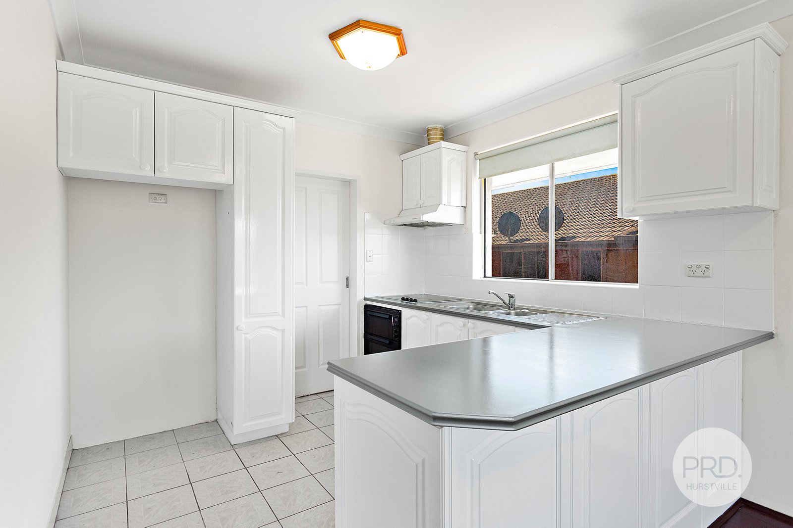 9/24 Warialda Street KOGARAH 4