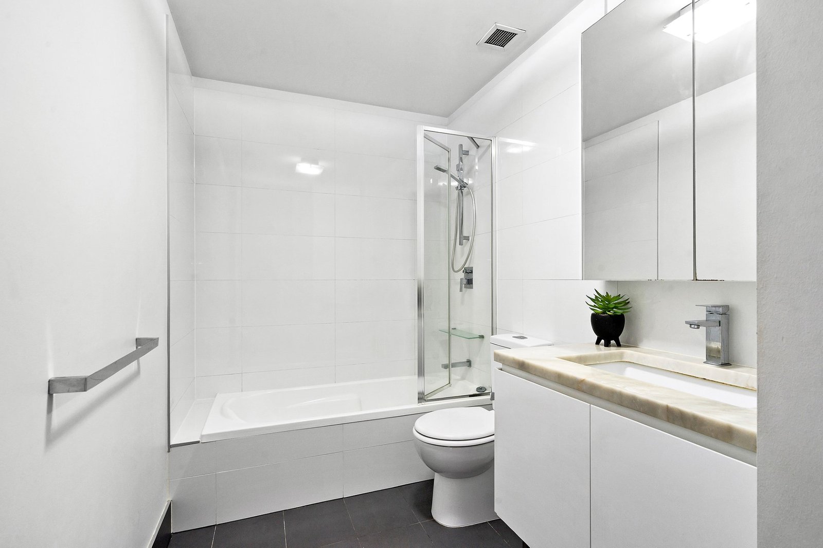 Real Estate and Property in 9/247 Williams Road, South Yarra, VIC