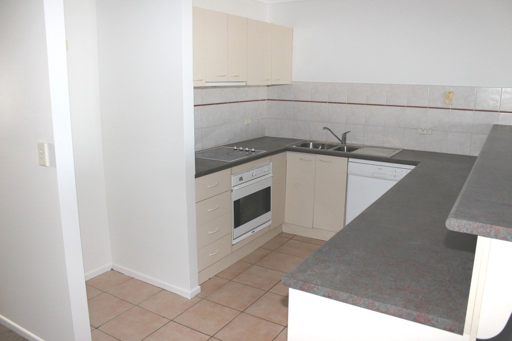 9/25 Whytecliffe Street ALBION 3