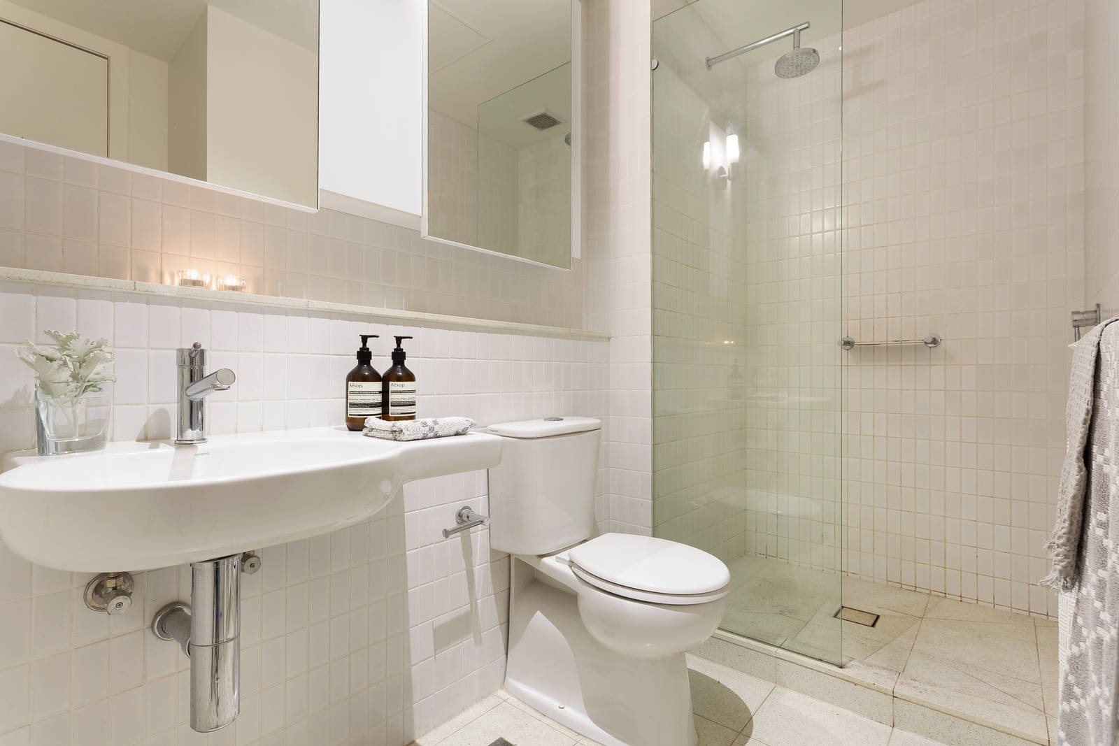 Real Estate and Property in 9/26-28 Broadway, Elwood, VIC