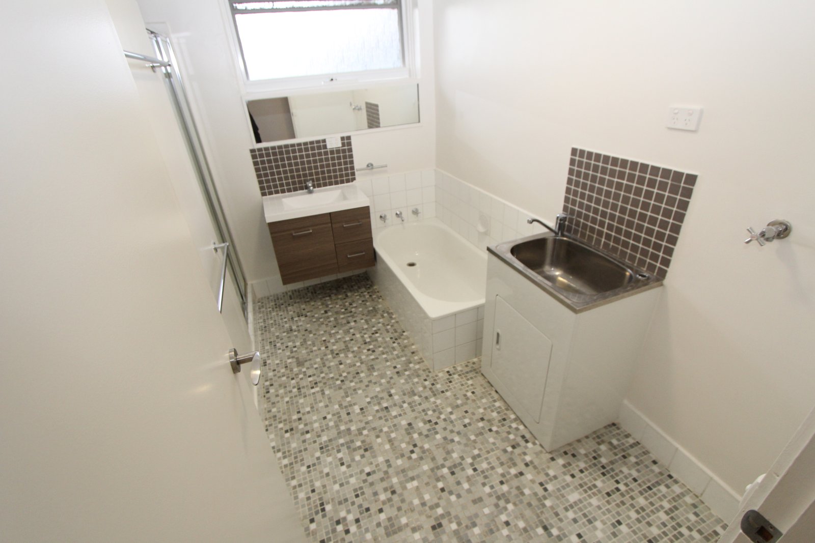 Real Estate and Property in 9/26 Emo Road, Malvern East, VIC