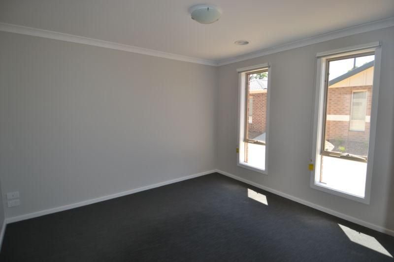Gallery: 9/261 Albert Street