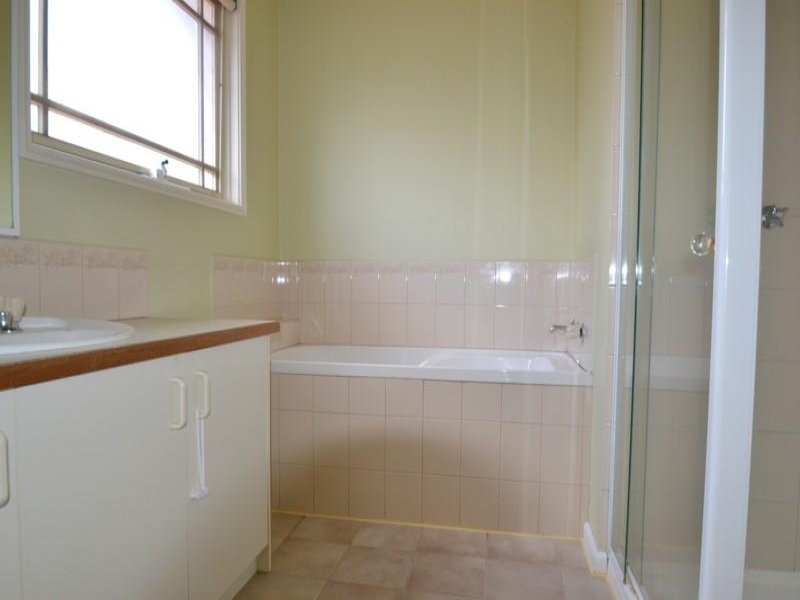 Gallery: 9/262 Poath Road