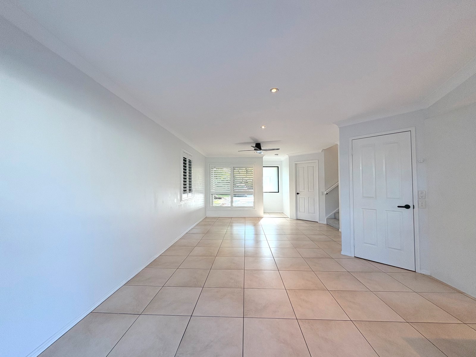 9/27-33 Mattocks Road BURLEIGH WATERS 2