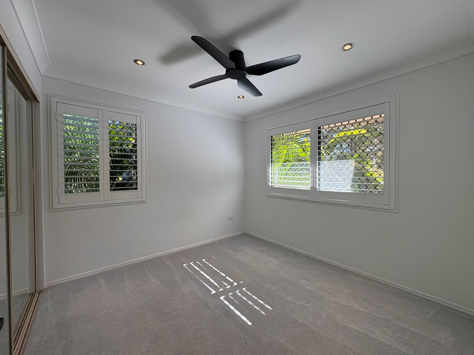 9/27-33 Mattocks Road BURLEIGH WATERS 3