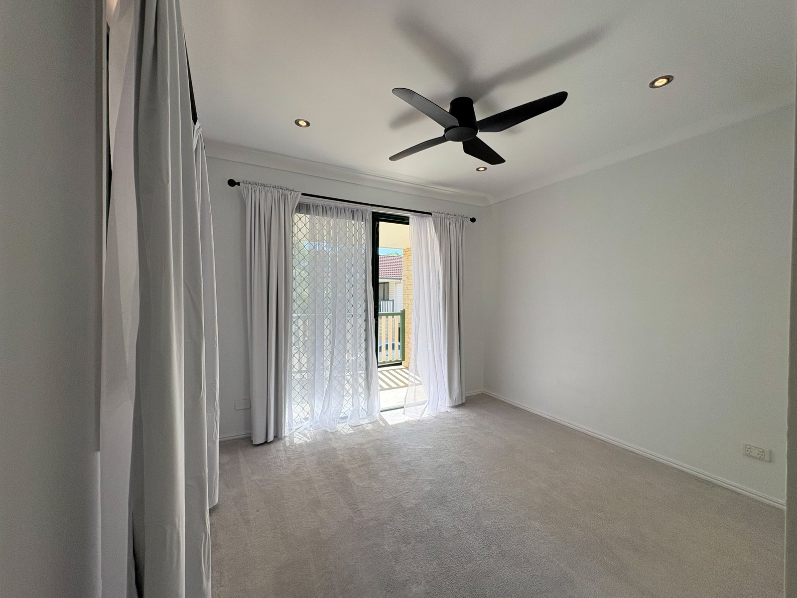 9/27-33 Mattocks Road BURLEIGH WATERS 9