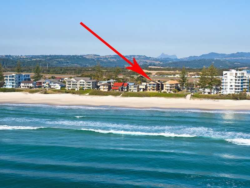 9/271 Golden Four Drive BILINGA 1