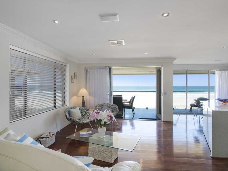 9/271 Golden Four Drive BILINGA 2