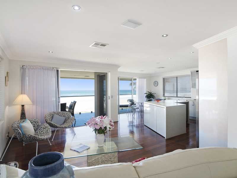 9/271 Golden Four Drive BILINGA 3